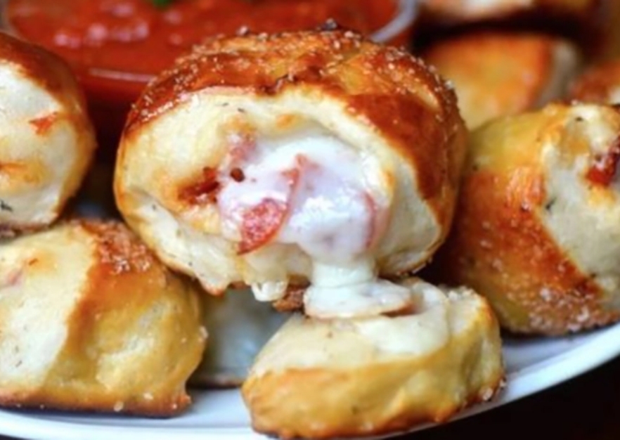 Spicy bites with Salame Franciacorta and provolone